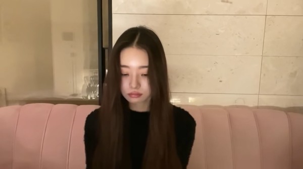 사과 영상을 통해 활동 중단을 알리는 송지아 / 사진=유튜브 'free지아'