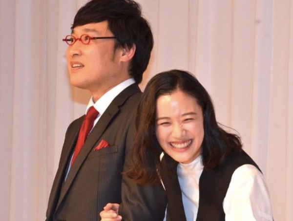 아오이유우, 결혼 3년만 득녀..♥(+야마사토료타)