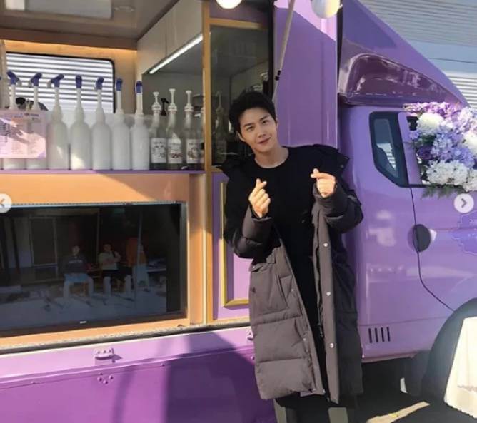 김선호 커피차 인증 /인터넷커뮤니티