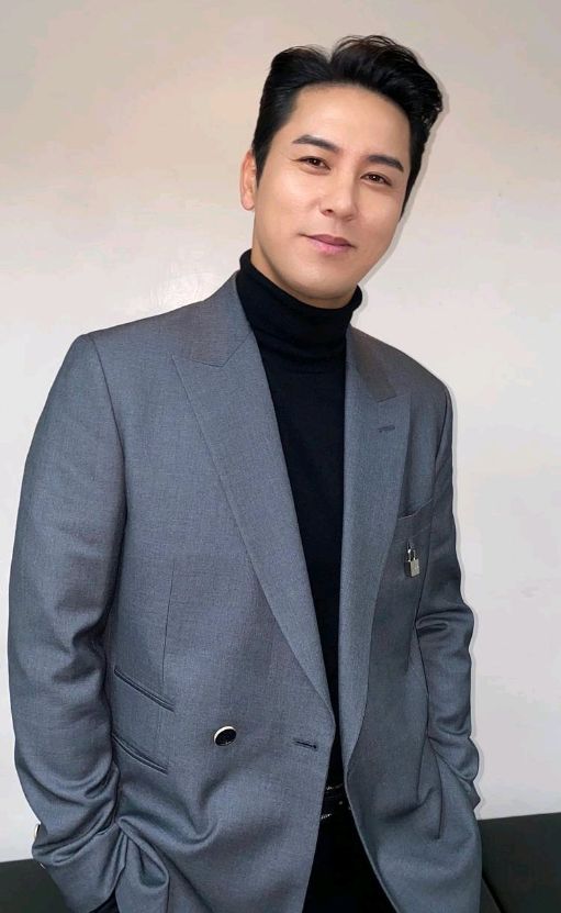 장민호 양복차림/ 장민호 인스타그램