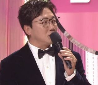 MC 탁재훈이 2022 방송연예대상에서 무리수 말로 도마 위에 올랐다. / 스포티비뉴스