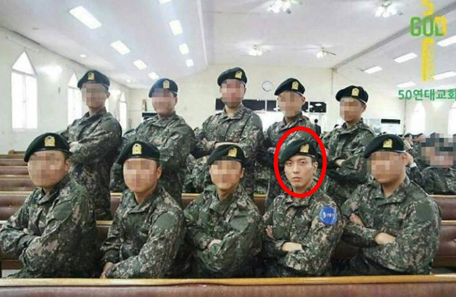 씨엔블루 정용화 입대 후 50 연대 교회에서 찍힌 사진/ 50연대 교회 