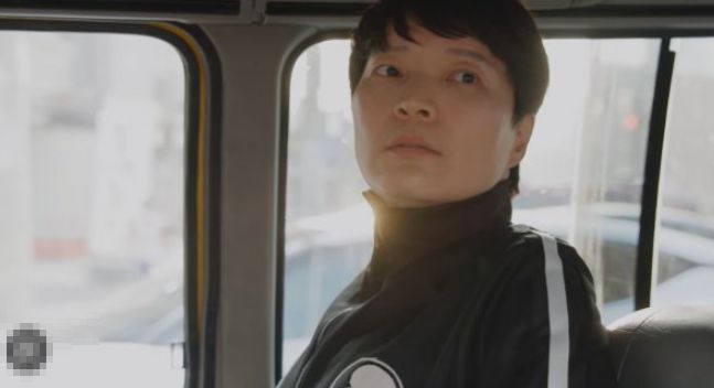 노래방 실장역할을 소화하는 신정환의 모습이다/ 웹시트콤 '화곡동 블루스'