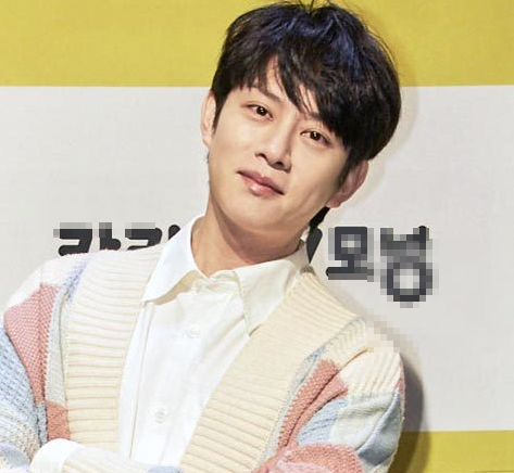 초아와 이석진 대표를 이어준 슈퍼주니어 멤버 김희철/사진=네이버 블로그 제공