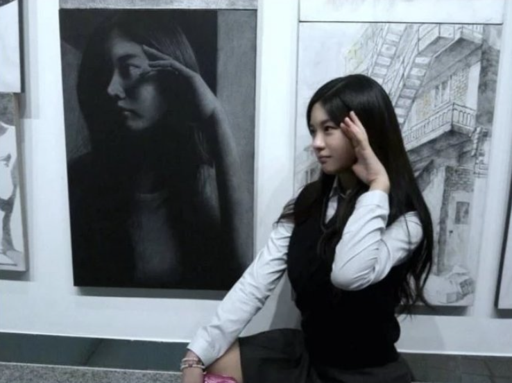 배우 고윤정이 과거 고등학생 때 촬영한 것으로 추정되는 사진 / 온라인 커뮤니티