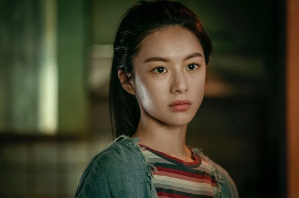 스위트홈에서 '박유리'역을 맡아 열연하는 고윤정 / 넷플릭스 오리지널 시리즈 ‘스위트홈’ 스틸샷