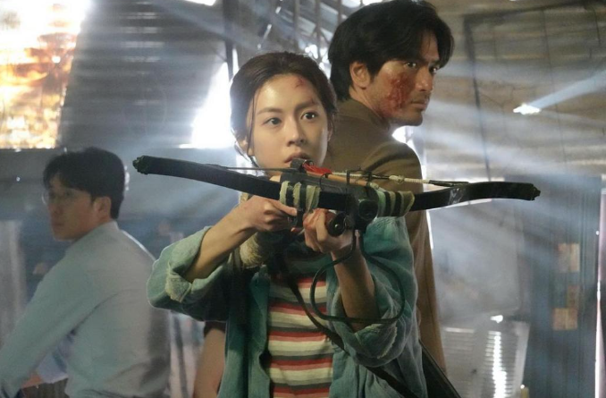 스위트홈에서 '박유리'역을 맡아 열연하는 고윤정 / 넷플릭스 오리지널 시리즈 ‘스위트홈’ 스틸샷