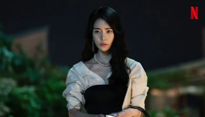 사악한 학폭 주동자인 박연진 역을 연기하는 임지연 / 넷플릭스 제공