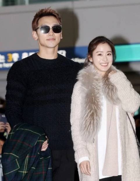 비·김태희 부부 공항 사진 /인터넷 커뮤니티