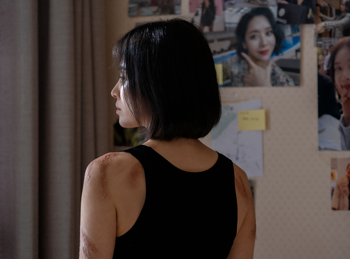 Netflix 드라마 '더글로리' 에서 문동은 역할을 맡은 송혜교 /사진=더글로리 공식 홈페이지