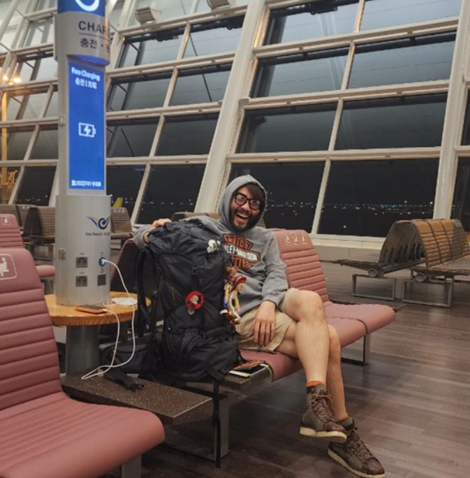 노홍철이 자신의 인스타그램에 오토바이 사고 후 회복해 다시 베트남으로 출국하는 근황을 올렸다. / 노홍철 인스타그램