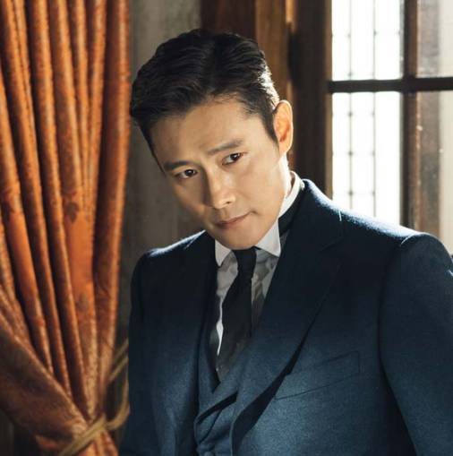 배우 이병헌의 수트 차림 이미지 / 시사저널 