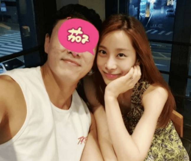 쥬얼리의 멤버 조민아와 지금은 이혼한 전 남편 / 온라인 커뮤니티 