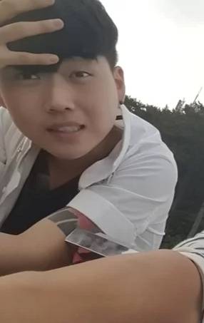 20대 초반의 황영웅 / 온라인 커뮤니티 